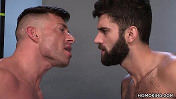 Muscular Men Sharing The Ass Of A Bearded Guy free video