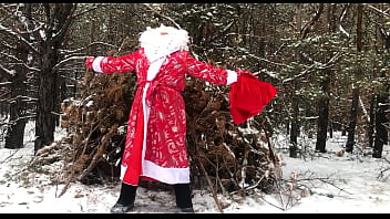 Russian Santa Claus Jerks Off His Big Dick In The Forest And Sends His Sperm As A Gift For The New Year 2022